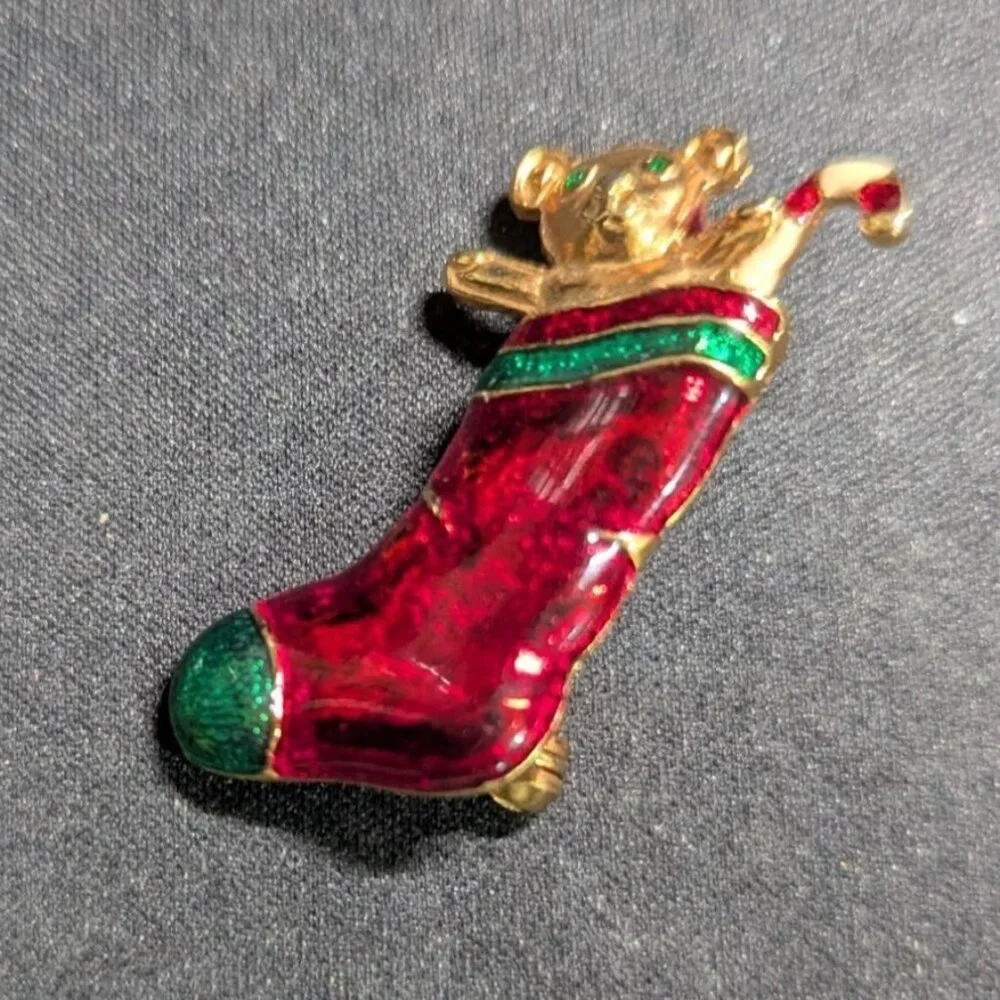 Vintage Christmas Bear In Stocking‎ Red & Green Enamel Gold-Tone Brooch Pin